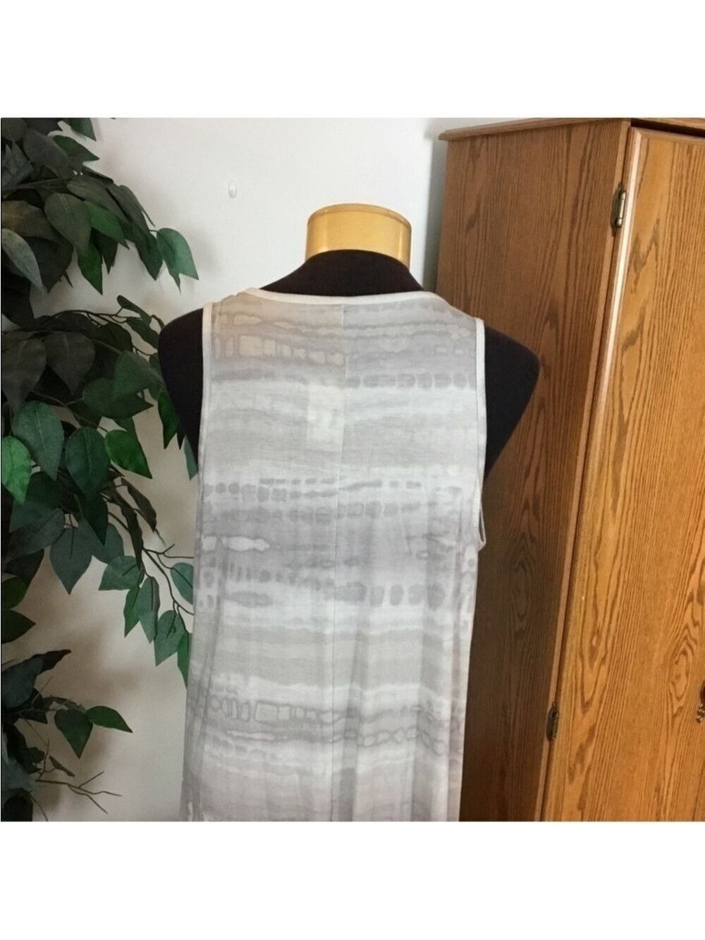 Maurices 24/7 Crisscross V-Neck Sleeveless Tunic Top Gray Tie-Dye Size Large - Picture 14 of 14
